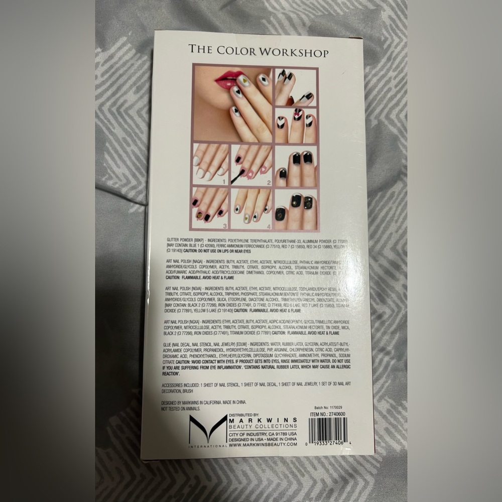 💰2/$10 NIB -Art Deco Nails& cupcake keychain covers - Picture 2 of 6
